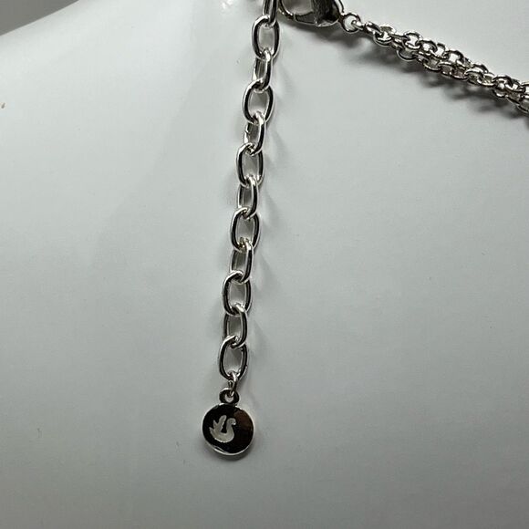 Vintage Gloria Vanderbilt necklace and earring set. - Picture 8 of 10